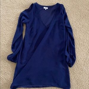 Open sleeved shift dress